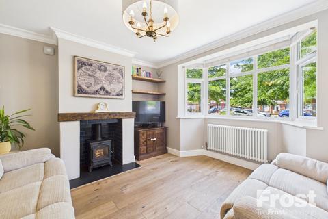 3 bedroom semi-detached house for sale, Harvest Road, Feltham, TW13