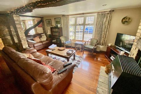 5 bedroom detached house for sale, Main Street, Yaxley, Peterborough