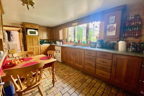 5 bedroom detached house for sale, Main Street, Yaxley, Peterborough