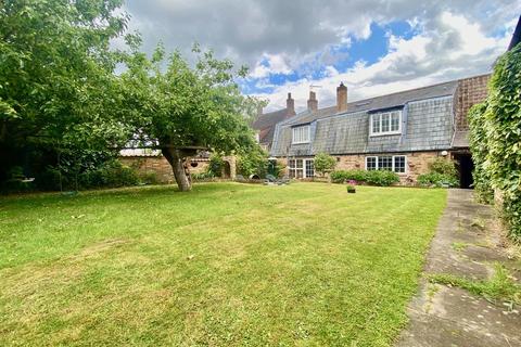 5 bedroom detached house for sale, Main Street, Yaxley, Peterborough