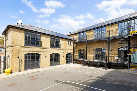Office to rent, Peardon St London SW8 3BW