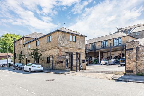 Office to rent, Peardon St London SW8 3BW
