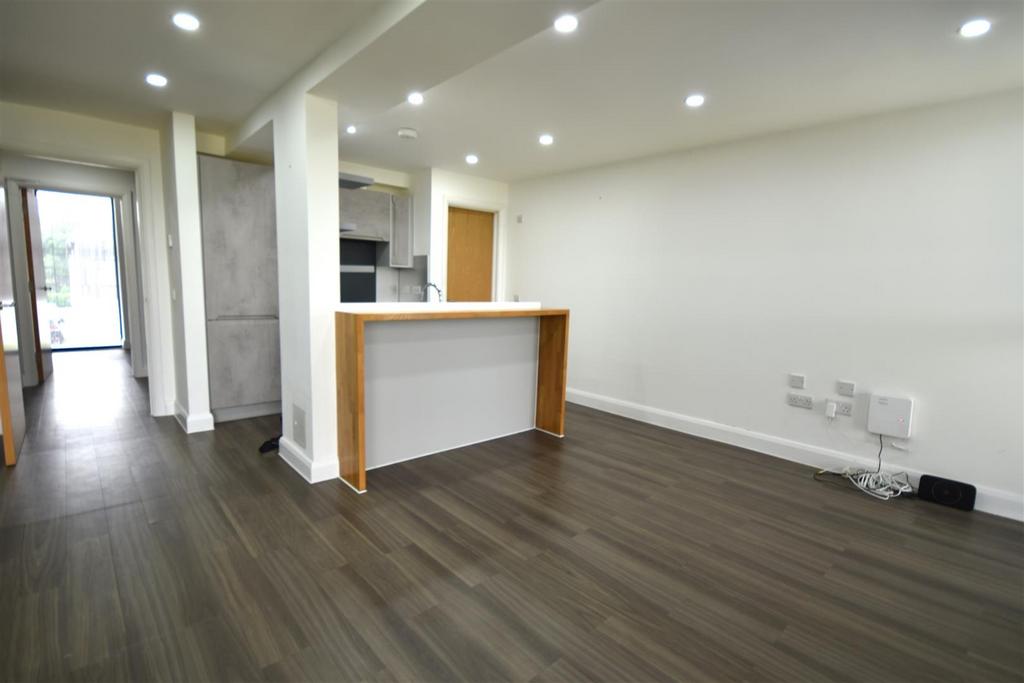 Lounge breakfast bar.JPG