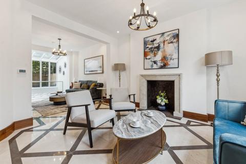 Trevor Place, Knightsbridge SW7