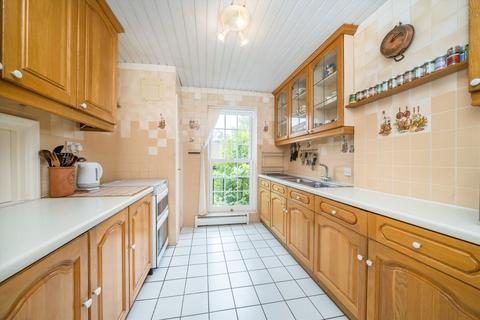 4 bedroom house for sale, Hogarth Way, Hampton TW12