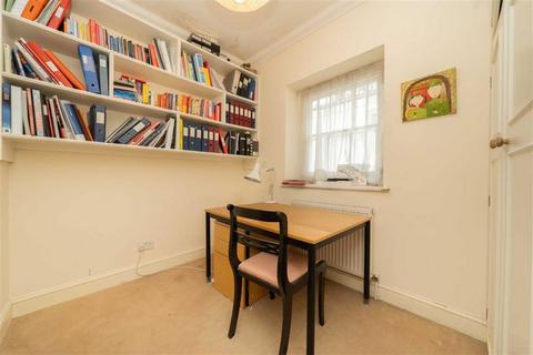 3 bedroom flat for sale, St. Georges Drive, London SW1V