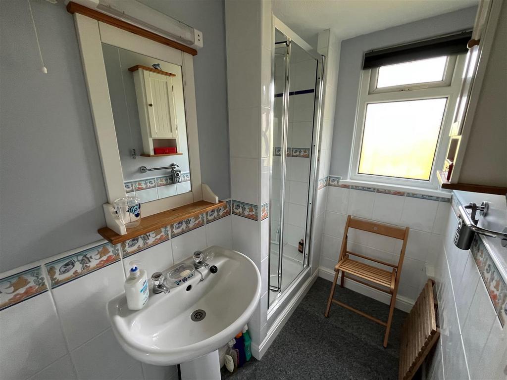 Shower Room.jpg