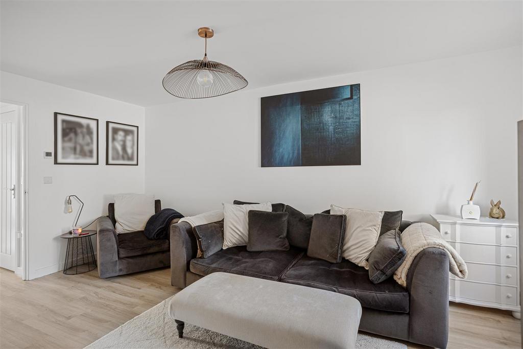 71 Risedale Drive 1.jpg
