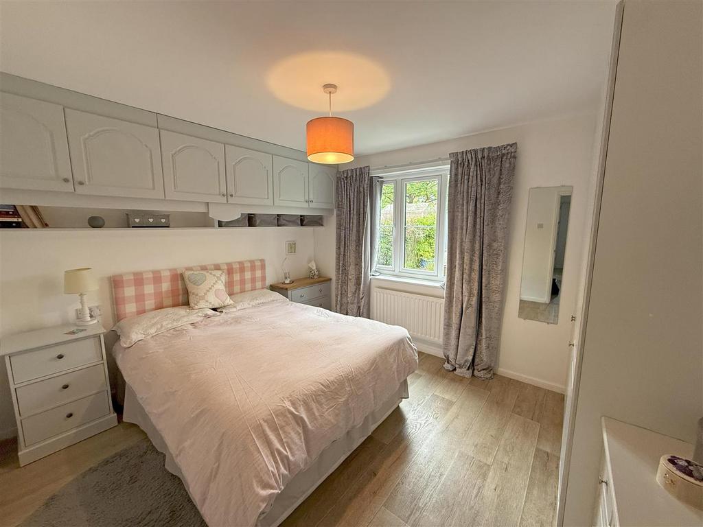 Bedroom 1.jpg