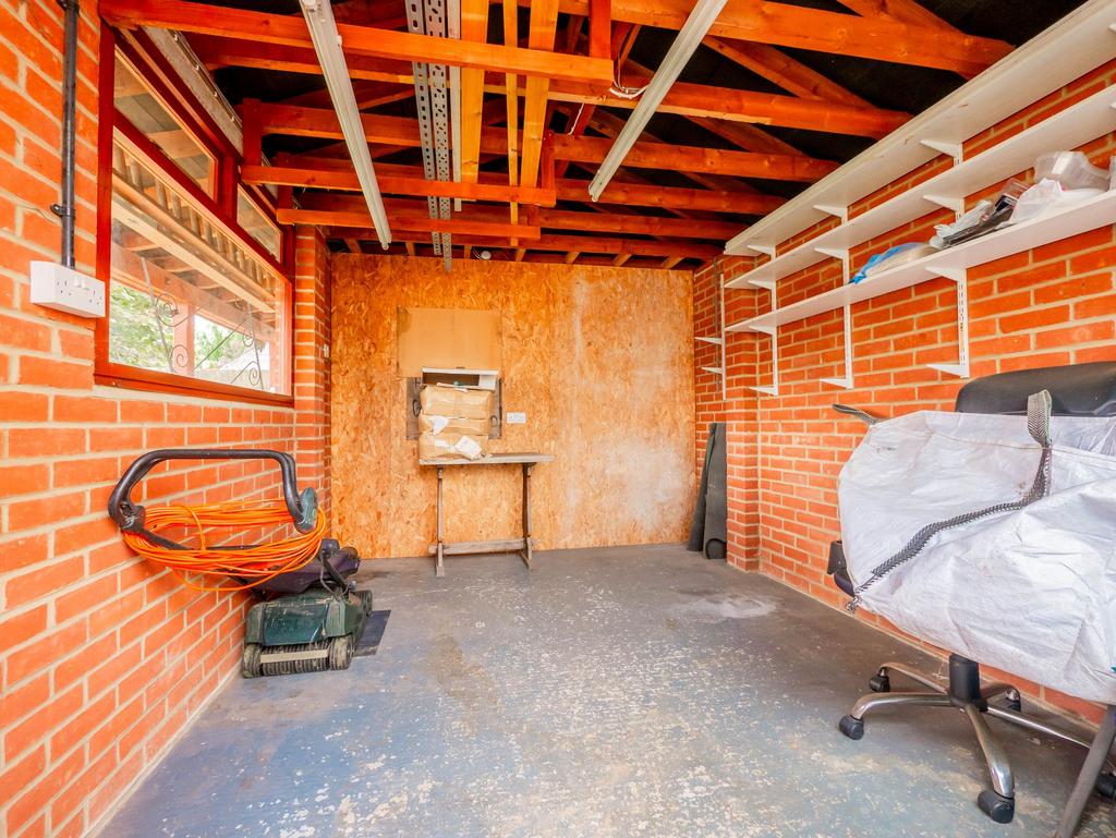 Garage/Storage