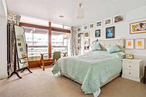 801 Frobisher Crescent, London, EC2Y 8HD