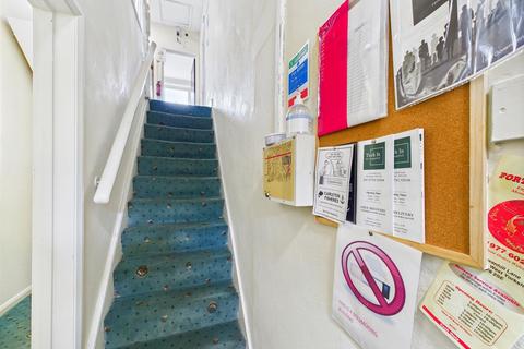 7 bedroom end of terrace house for sale, Carleton Road, Pontefract