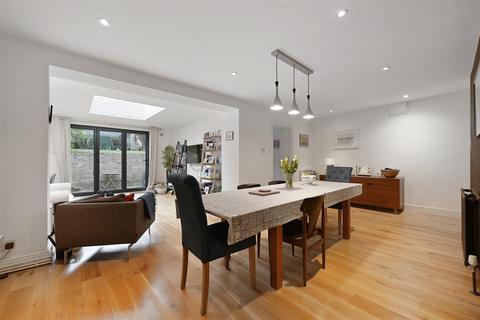 2 bedroom flat for sale, Hammersmith Grove, London W6
