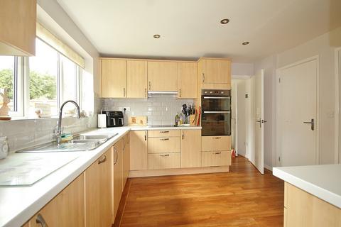 23 Chedworth Drive, Witney, OX28 5FS