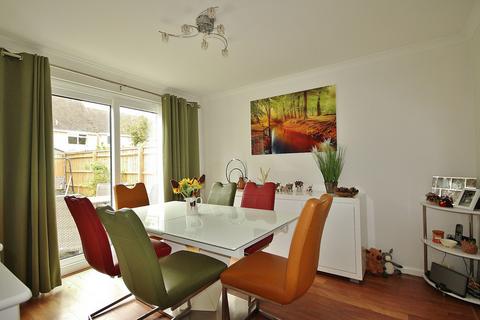 23 Chedworth Drive, Witney, OX28 5FS