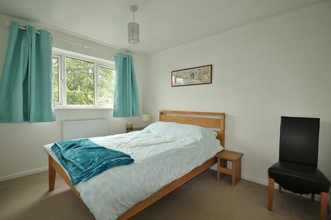 23 Chedworth Drive, Witney, OX28 5FS