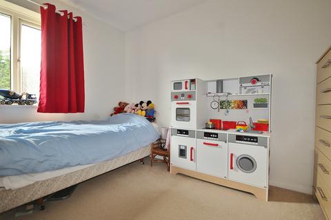 23 Chedworth Drive, Witney, OX28 5FS