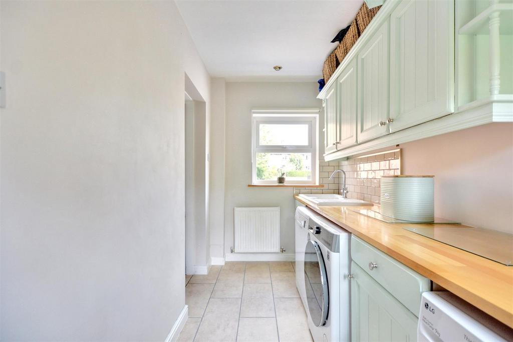 Utility Room 2.jpeg