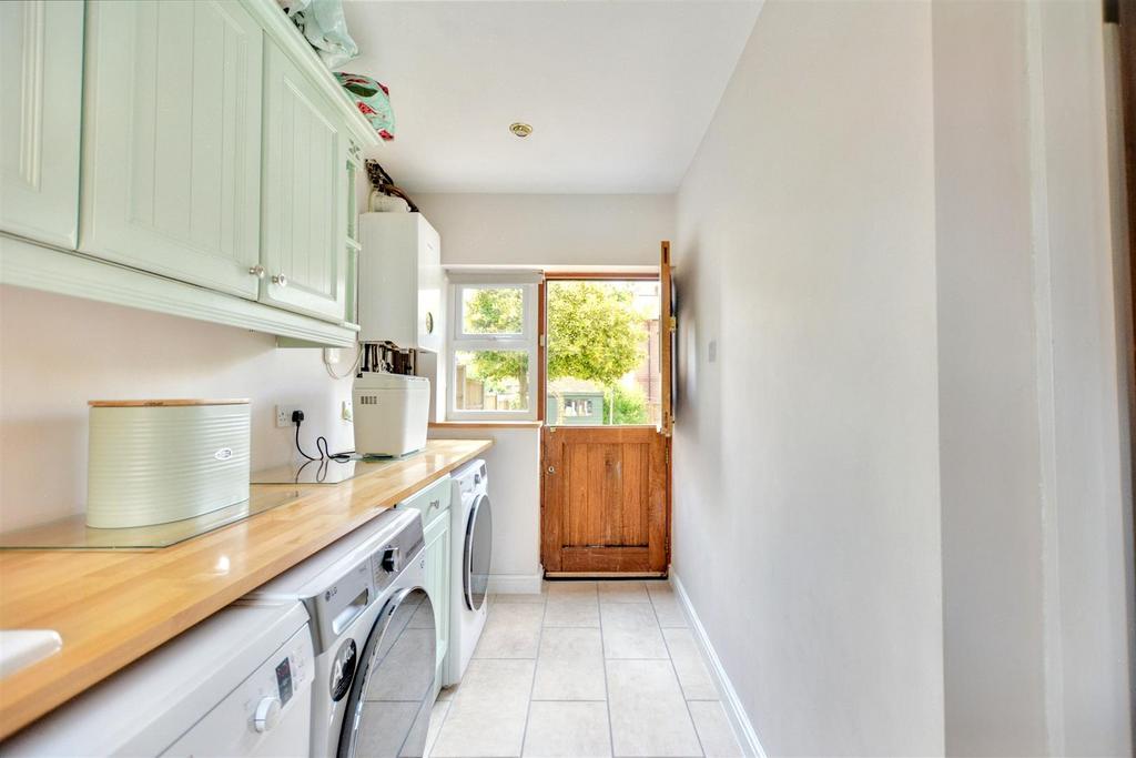 Utility Room 3.jpeg