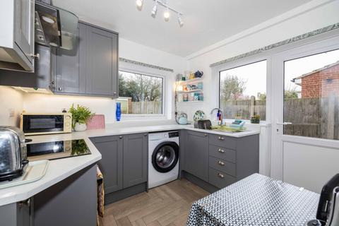 2 bedroom flat to rent, Cockering Road, Canterbury, Kent, CT1