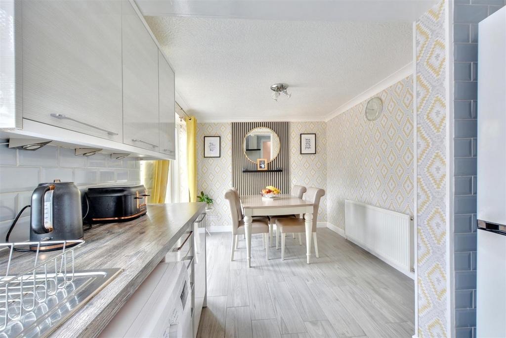 Kitchen 3.jpeg