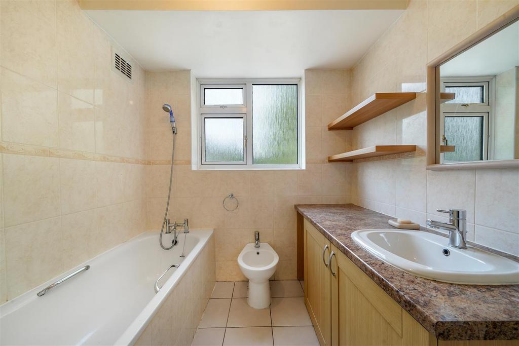 136 Cavendish Avenue - Cejxp LBPn0 Bwtfq Mg PGA.jpg