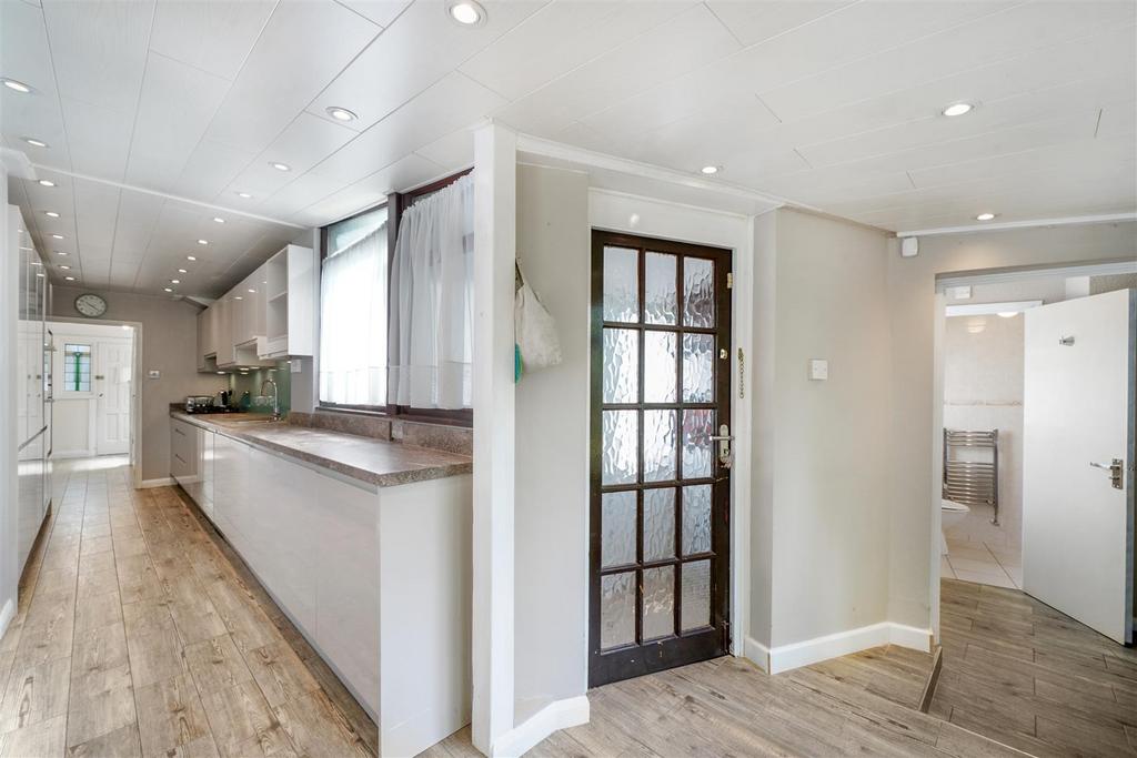 136 Cavendish Avenue - bml Ulpyfp7j DOX7z3ka Q.jpg