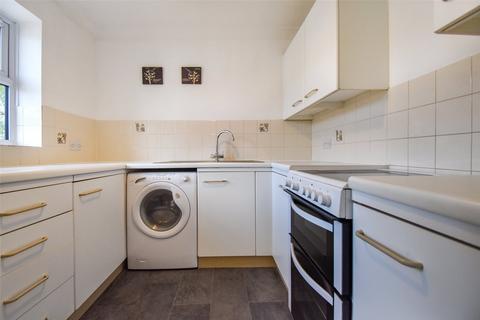 2 bedroom apartment for sale, Newport Road, Hampshire GU12