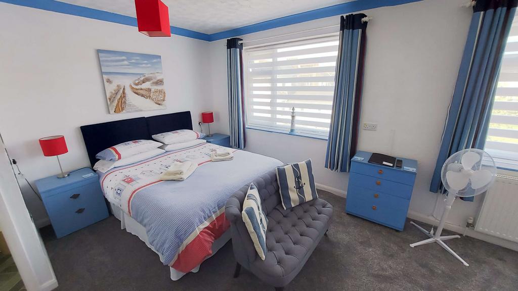 Guest bedroom with en-suite