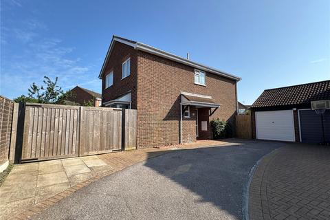 10 Ashtead Close, Clacton-on-sea, CO16 8YZ