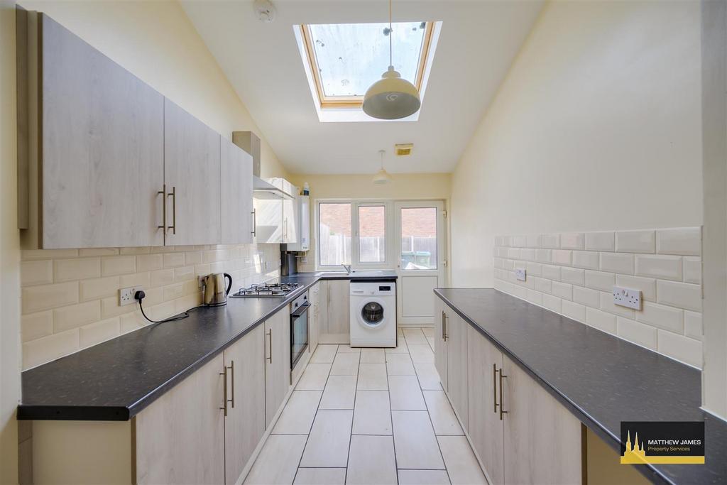 Kitchen/ Dining