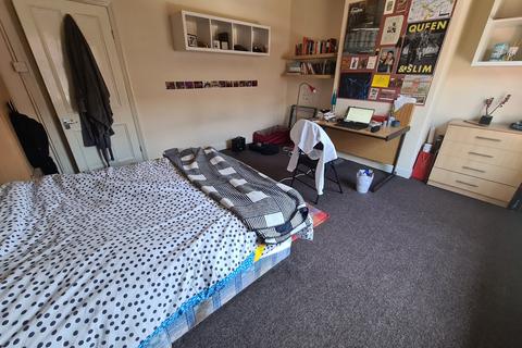 4 bedroom house to rent, Welton Mount, Leeds LS6