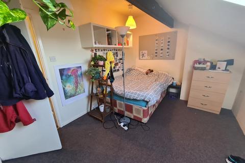 4 bedroom house to rent, Welton Mount, Leeds LS6