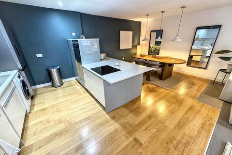 3 bedroom flat for sale, Bampton Street, Tiverton, EX16