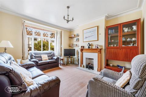 20 Erlesmere Gardens, London, W13 9TY