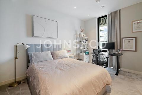 1 bedroom apartment for sale, Wardian, West Tower, London, E14
