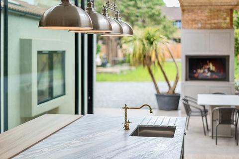34 Jasmine Grove, London, SE20 8JW