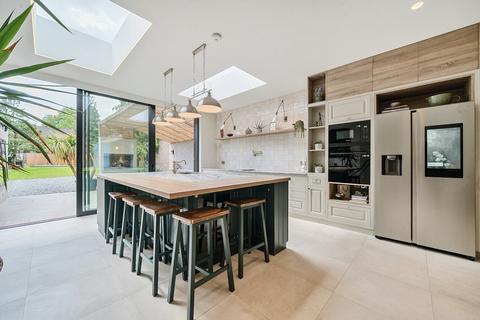 34 Jasmine Grove, London, SE20 8JW