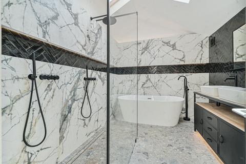 34 Jasmine Grove, London, SE20 8JW