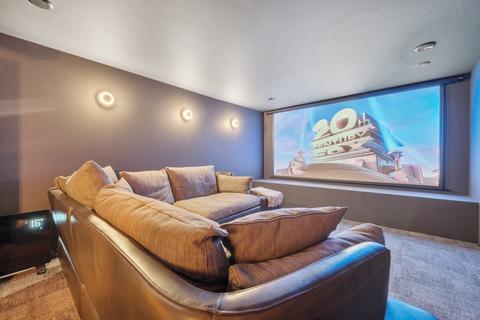 34 Jasmine Grove, London, SE20 8JW