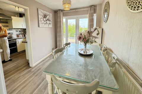 54 Trinity View, Ketley Bank, Telford, TF2 0DY