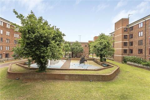 Warwick Grove, London, E5