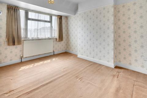 6 Leven Way, Hayes, UB3 2SR