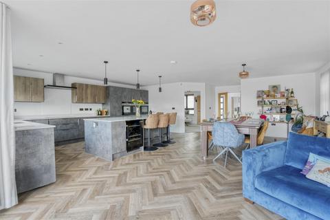 4 bedroom detached house for sale, Boughton Hill Gardens, Northampton
