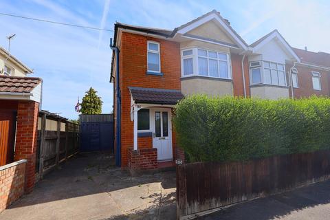 3 bedroom semi-detached house for sale, Great potential ! Heysham Road, Southampton