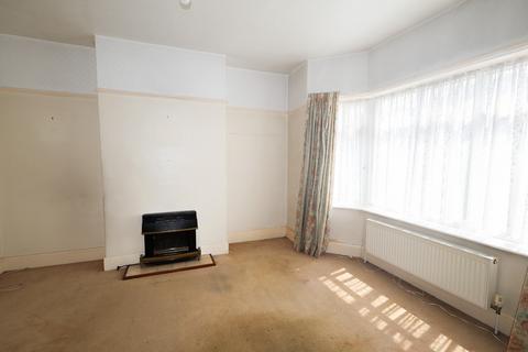 3 bedroom semi-detached house for sale, Great potential ! Heysham Road, Southampton