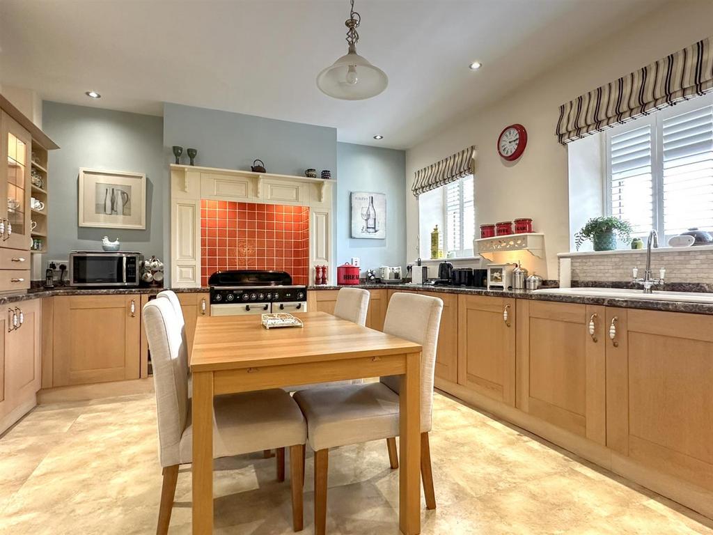 Kitchen diner