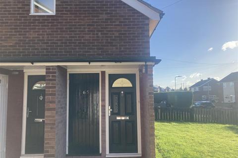 2 bedroom maisonette to rent, Knights Avenue, Clapham, Bedford