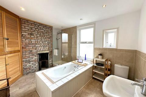 undefined, Longwestgate, Scarborough, YO11