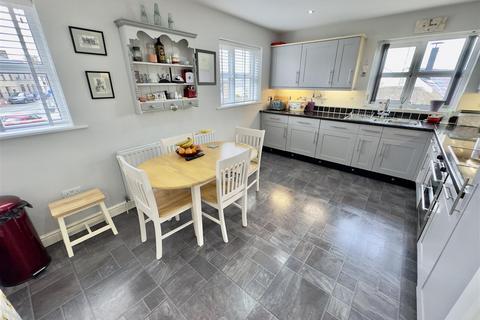 3 bedroom detached house for sale, Y Maes, Nefyn, Pwllheli